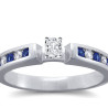 The Queen Diamond - 0,20 ct diament centralny + 0,20 ct kamienie boczne / 0,20 ct Szafir Pierścionek z diamentem z białego złota