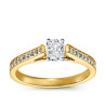 The Queen Diamond - 0,70 ct diament centralny + 0,48 ct kamienie boczne Pierścionek z diamentem z żółtego złota