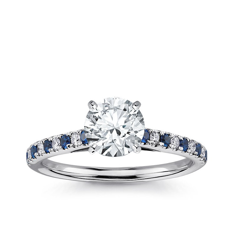 The Queen Diamond - 1,50 ct diament centralny + 0,20 ct kamienie boczne / 0,20 ct Szafir Pierścionek z diamentem z białego złota