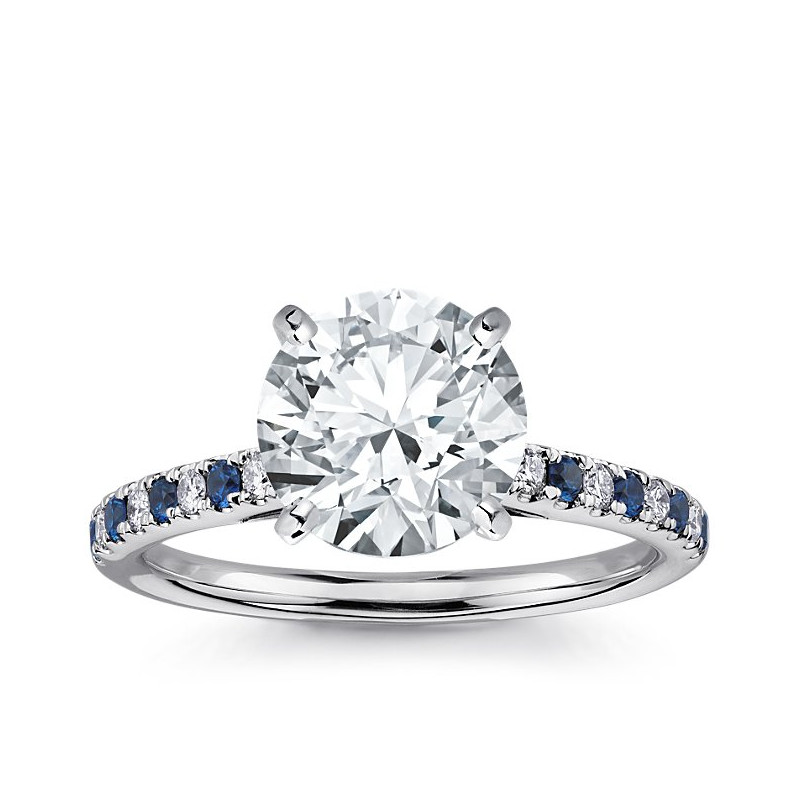 The Queen Diamond - 3,00 ct diament centralny + 0,20 ct kamienie boczne / 0,20 ct Szafir Pierścionek z diamentem z białego złota