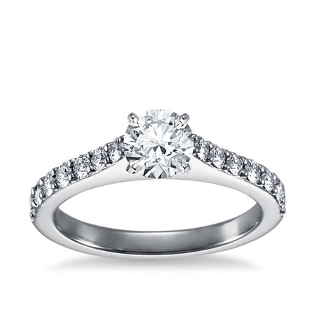 The Queen Diamond - diament centralny + 0,70 ct kamienie boczne Pierścionek z diamentem z białego złota