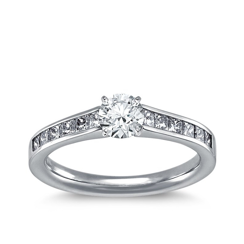 The Queen Diamond - 0,40 ct diament centralny + 0,40 ct kamienie boczne Pierścionek z diamentem z białego złota