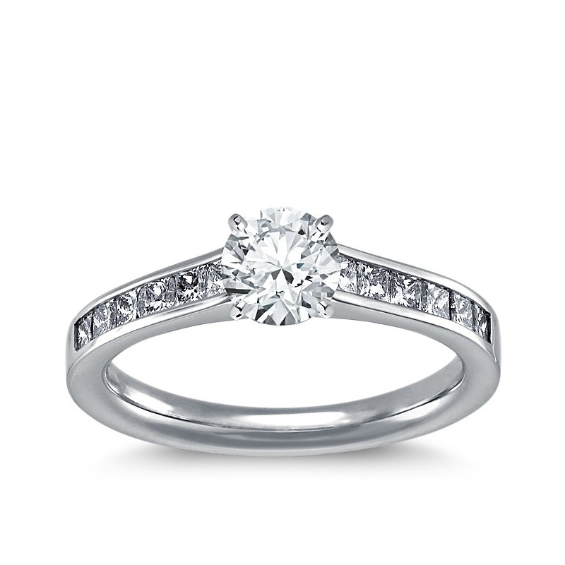 The Queen Diamond - 0,70 ct diament centralny + 0,40 ct kamienie boczne Pierścionek z diamentem z białego złota