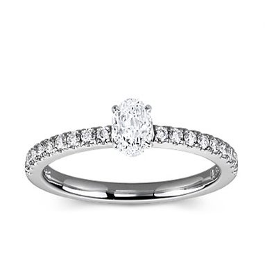 The Queen Diamond - 0,20 ct diament centralny + 0,36 ct kamienie boczne Pierścionek z diamentem owalnym