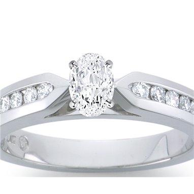 The Queen Diamond - 0,20 ct diament centralny + 0,60 ct kamienie boczne Pierścionek z diamentem owalnym