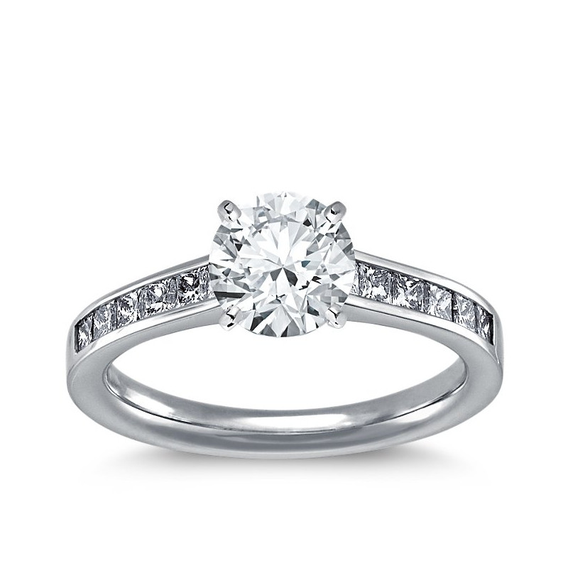 The Queen Diamond - 1,50 ct diament centralny + 0,40 ct kamienie boczne Pierścionek z diamentem z białego złota