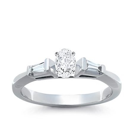 The Queen Diamond - 0,20 ct diament centralny + 0,30 ct kamienie boczne Pierścionek z diamentem owalnym