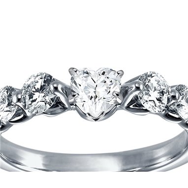 The Queen Diamond - 0,20 ct diament centralny + 0,70 ct boczne Pierścionek z diamentem w kształcie serca