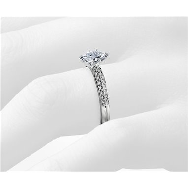 The Queen Diamond - 0,20 ct diament centralny + 0,64 ct kamienie boczne Pierścionek z diamentem z białego złota