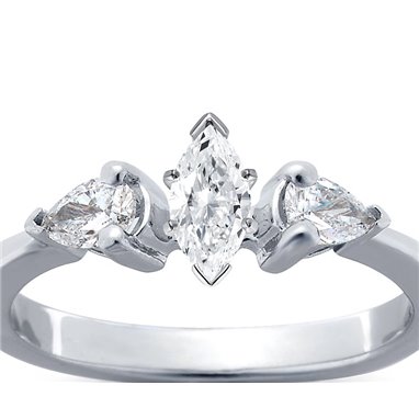 The Queen Diamond - 0,20 ct diament centralny + 0,30 ct kamienie boczne Pierścionek z diamentem z białego złota