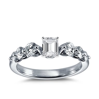 The Queen Diamond - 0,20 ct diament centralny + 0,70 ct kamienie boczne Pierścionek z diamentem z białego złota