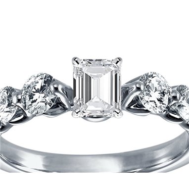 The Queen Diamond - 0,20 ct diament centralny + 0,70 ct kamienie boczne Pierścionek z diamentem z białego złota