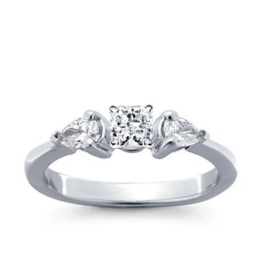 The Queen Diamond - 0,20 ct diament centralny + 0,30 ct kamienie boczne Pierścionek z diamentem z białego złota