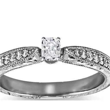 The Queen Diamond - 0,20 ct diament centralny + 0,48 ct kamienie boczne Pierścionek z diamentem z białego złota