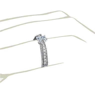 The Queen Diamond - 0,20 ct diament centralny + 0,48 ct kamienie boczne Pierścionek z diamentem z białego złota