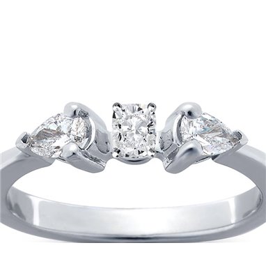 The Queen Diamond - 0,20 ct diament centralny + 0,30 ct kamienie boczne Pierścionek z diamentem z białego złota