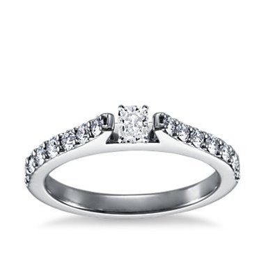 The Queen Diamond - 0,20 ct diament centralny + 0,70 ct kamienie boczne Pierścionek z diamentem z białego złota