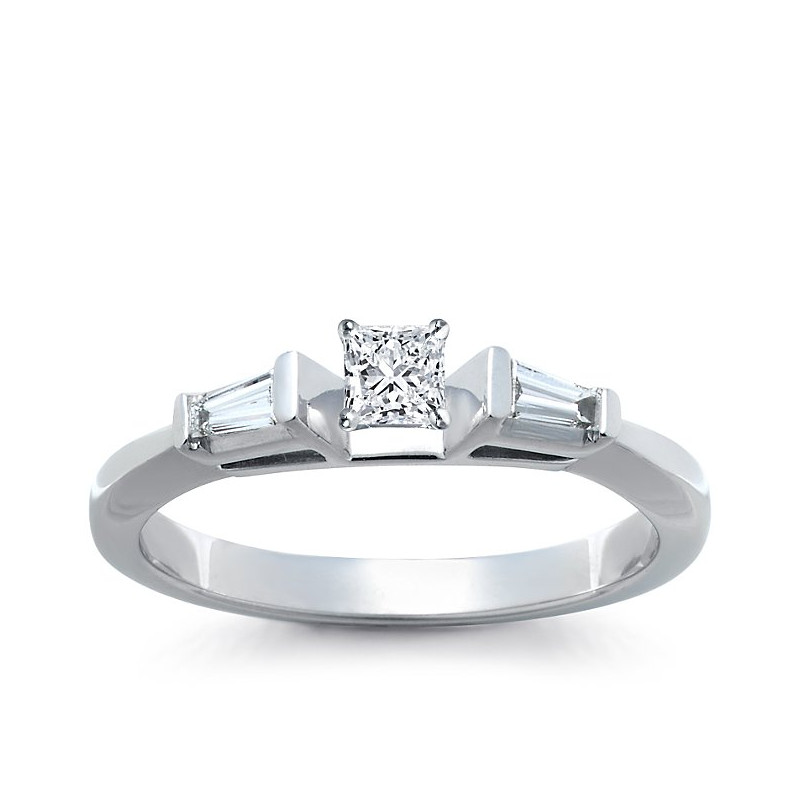 The Queen Diamond - 0,20 ct diament centralny + 0,30 ct kamienie boczne Pierścionek z diamentem z białego złota