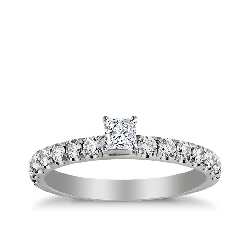 The Queen Diamond - 0,20 ct diament centralny + 0,60 ct kamienie boczne Pierścionek z diamentem z białego złota