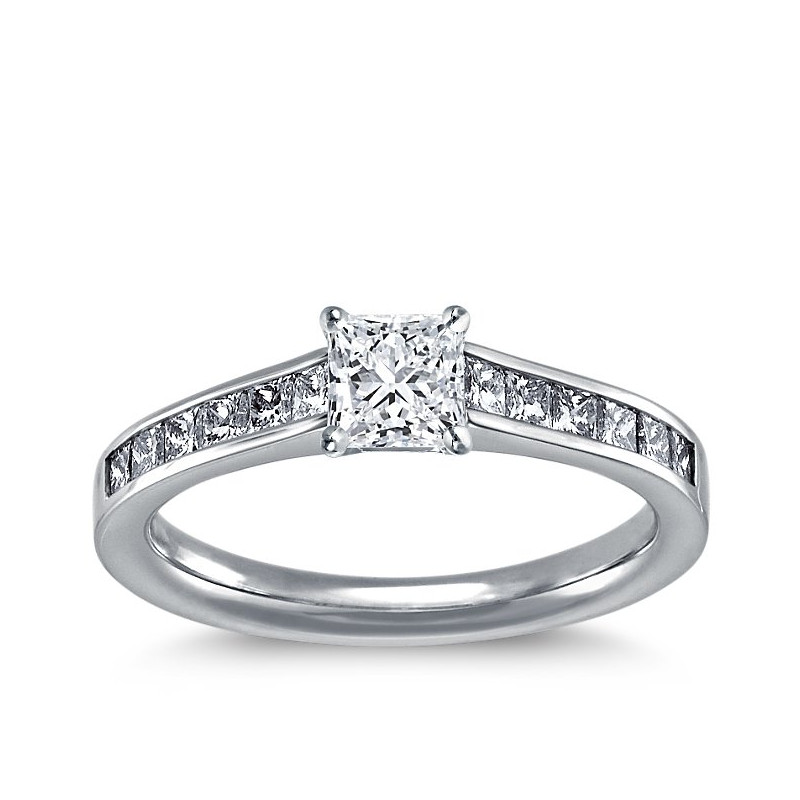 The Queen Diamond - 0,40 ct diament centralny + 0,40 ct kamienie boczne Pierścionek z diamentem z białego złota