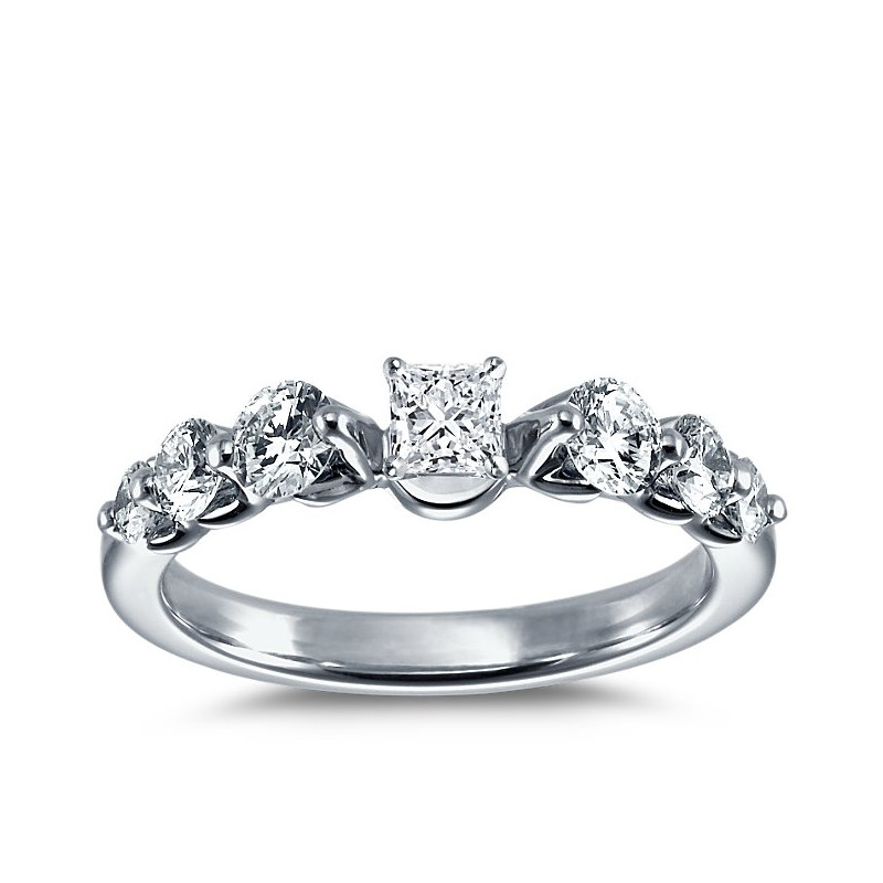 The Queen Diamond - 0,20 ct diament centralny + 0,70 ct kamienie boczne Pierścionek z diamentem z białego złota