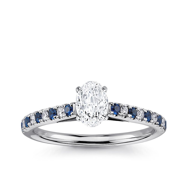 The Queen Diamond - 1,00 ct diament centralny + 0,20 ct kamienie boczne / 0,20 ct Szafir Pierścionek z diamentem owalnym