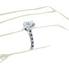 The Queen Diamond - 1,00 ct diament centralny + 0,20 ct kamienie boczne / 0,20 ct Szafir Pierścionek z diamentem owalnym