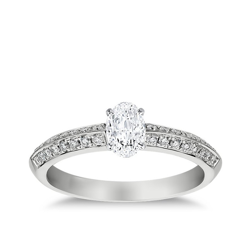 The Queen Diamond - 0,70 ct diament centralny + 0,64 ct kamienie boczne Pierścionek z diamentem owalnym