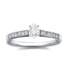 The Queen Diamond - 0,30 ct diament centralny + 0,60 ct kamienie boczne Pierścionek z diamentem owalnym