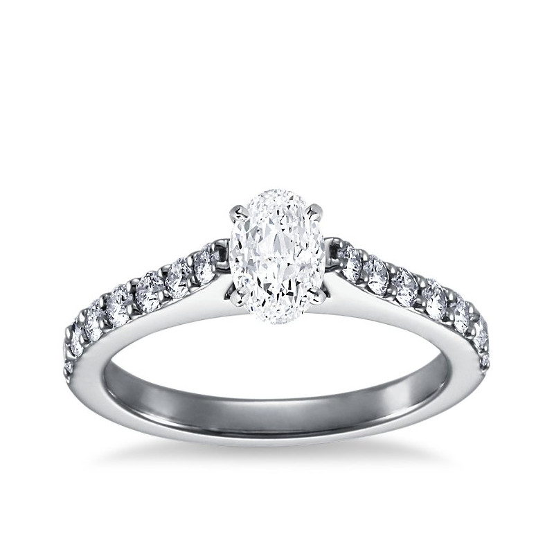 The Queen Diamond - 1,00 ct diament centralny + 0,70 ct kamienie boczne Pierścionek z diamentem owalnym