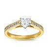 The Queen Diamond - 0,70 ct diament centralny + 0,48 ct boczne Pierścionek z diamentem w kształcie serca