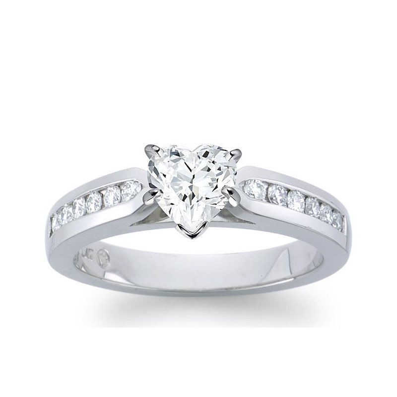 The Queen Diamond - 1,00 ct diament centralny + 0,60 ct boczne Pierścionek z diamentem w kształcie serca