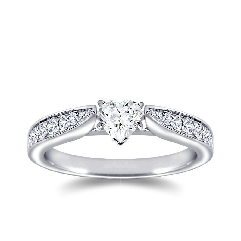 The Queen Diamond - 0,40 ct diament centralny + 0,48 ct boczne Pierścionek z diamentem w kształcie serca