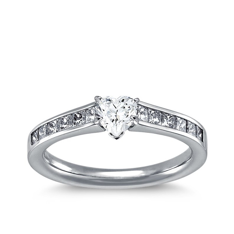 The Queen Diamond - 0,40 ct diament centralny + 0,40 ct boczne Pierścionek z diamentem w kształcie serca