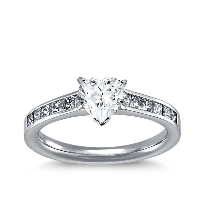 The Queen Diamond - 1,00 ct diament centralny + 0,40 ct boczne Pierścionek z diamentem w kształcie serca