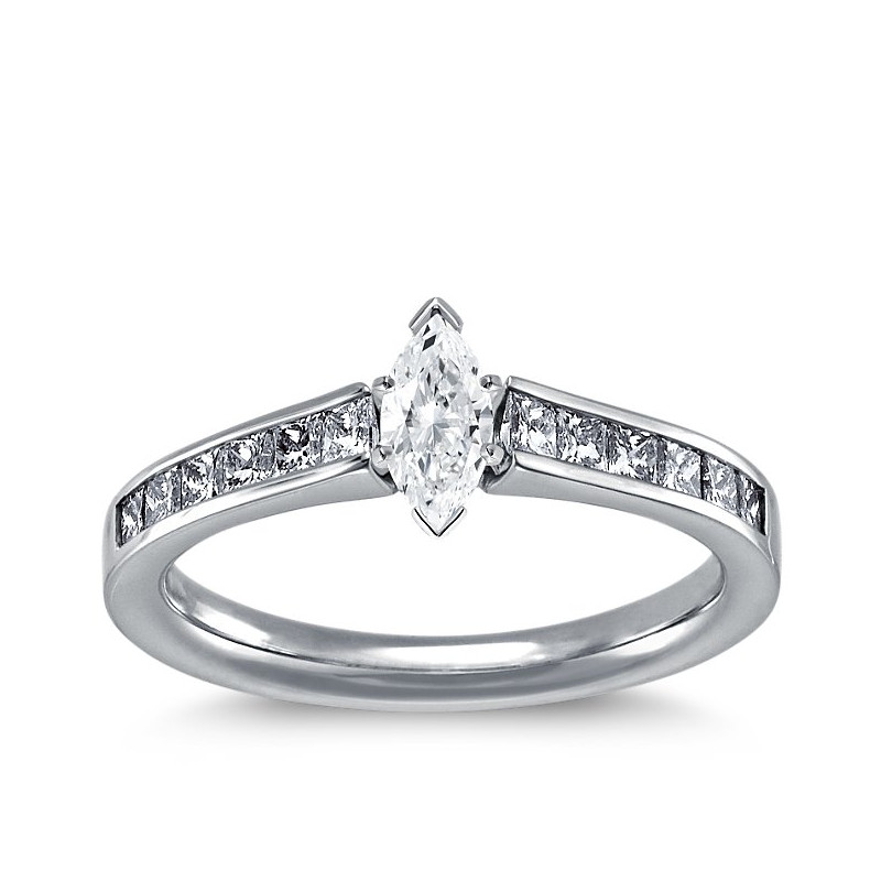 The Queen Diamond - 0,20 ct diament centralny + 0,40 ct kamienie boczne Pierścionek z diamentem z białego złota