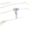 The Queen Diamond - 1,00 ct diament centralny + 0,30 ct kamienie boczne Pierścionek z diamentem z białego złota