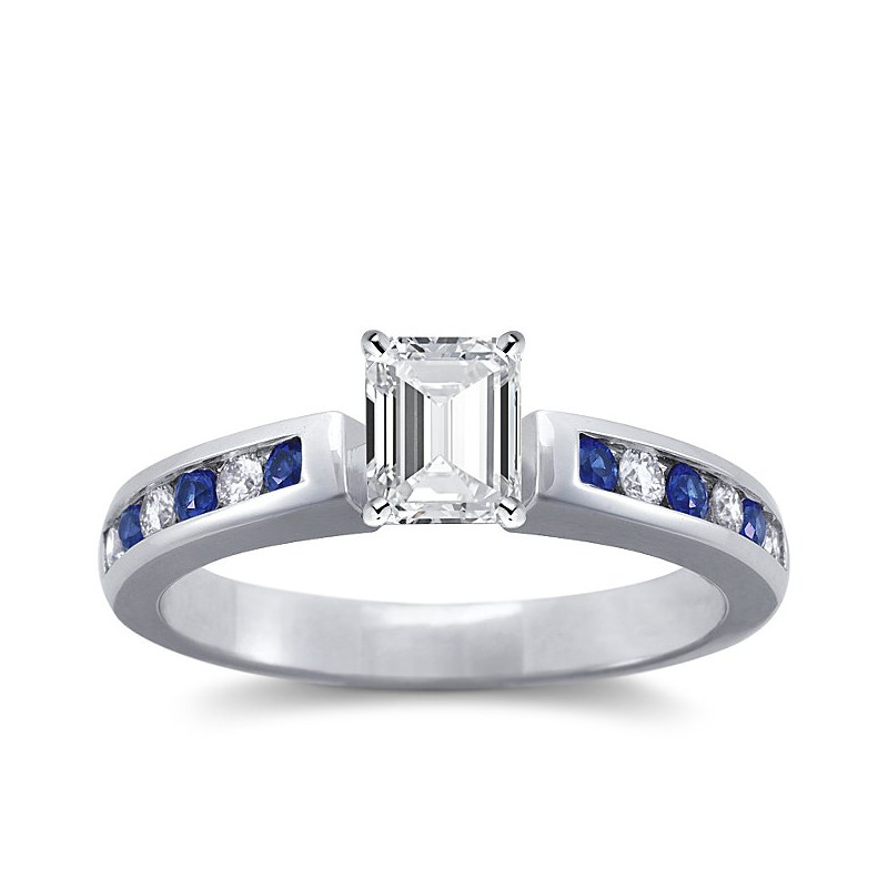 The Queen Diamond - 0,70 ct diament centralny + 0,20 ct kamienie boczne / 0,20 ct Szafir Pierścionek z diamentem z białego złota