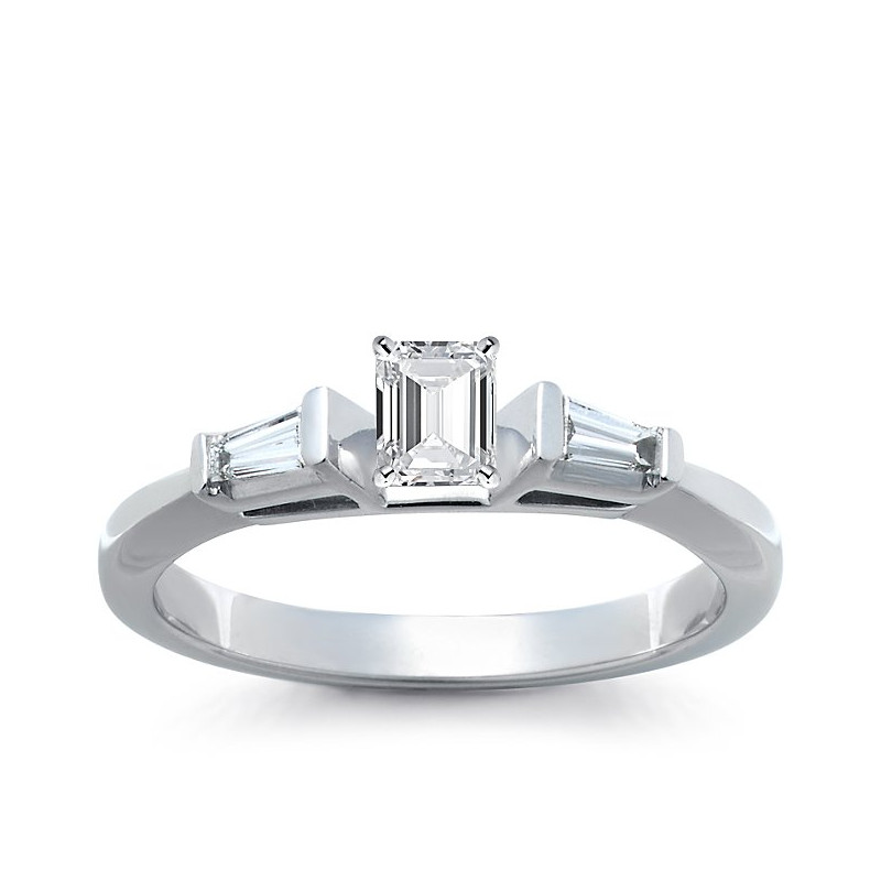 The Queen Diamond - 0,20 ct diament centralny + 0,30 ct kamienie boczne Pierścionek z diamentem z białego złota