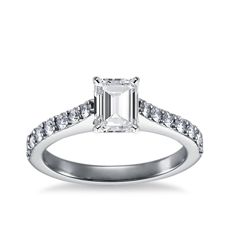 The Queen Diamond - 1,00 ct diament centralny + 0,70 ct kamienie boczne Pierścionek z diamentem z białego złota