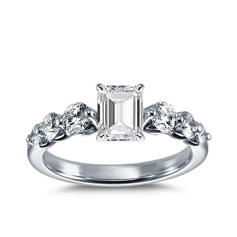 The Queen Diamond - 1,00 ct diament centralny + 0,70 ct kamienie boczne Pierścionek z diamentem z białego złota