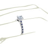 The Queen Diamond - 0,50 ct diament centralny + 0,20 ct kamienie boczne / 0,20 ct Szafir Pierścionek z diamentem z białego złota