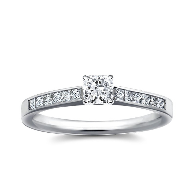 The Queen Diamond - 0,20 ct diament centralny + 0,60 ct kamienie boczne Pierścionek z diamentem z białego złota