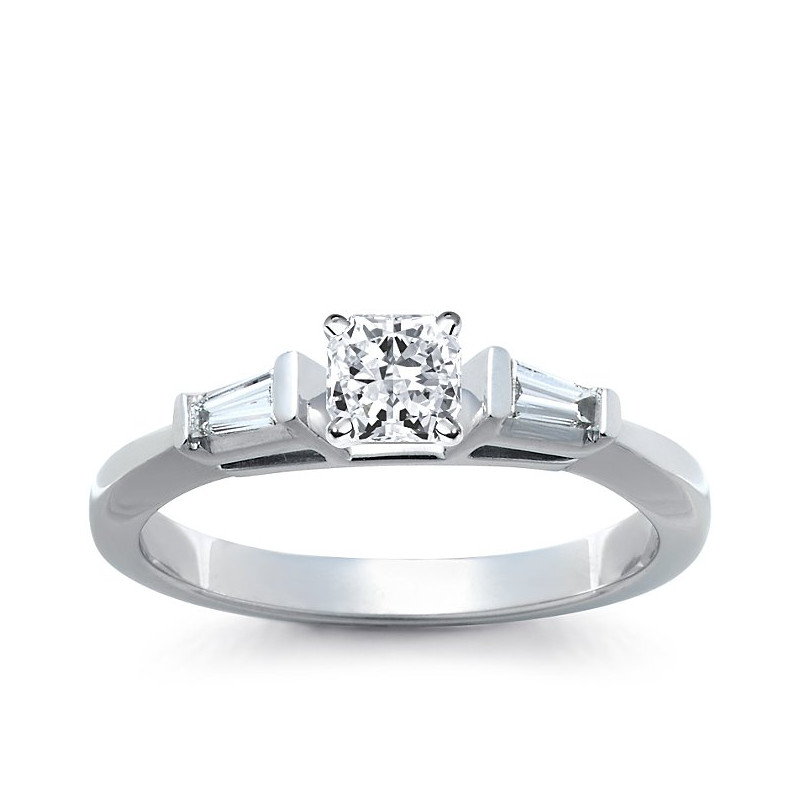 The Queen Diamond - 0,50 ct diament centralny + 0,30 ct kamienie boczne Pierścionek z diamentem z białego złota