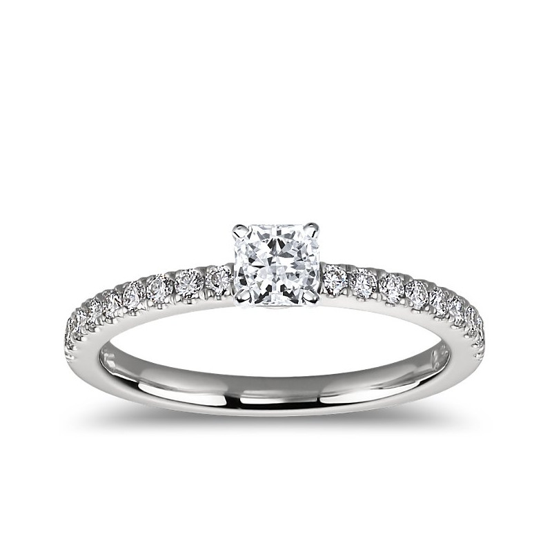 The Queen Diamond - 0,20 ct diament centralny + 0,60 ct kamienie boczne Pierścionek z diamentem z białego złota