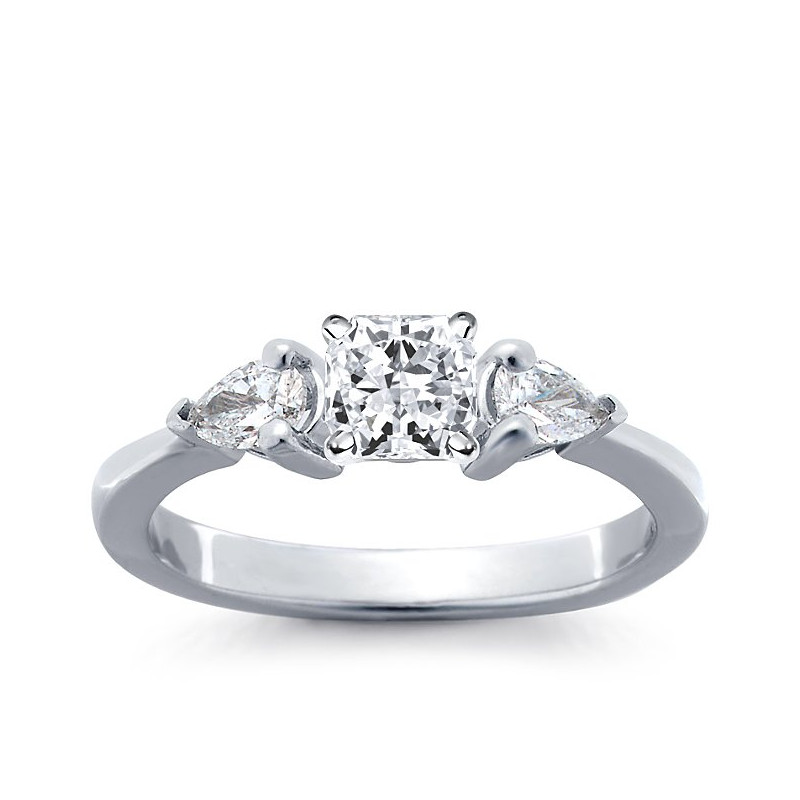 The Queen Diamond - 1,00 ct diament centralny + 0,30 ct kamienie boczne Pierścionek z diamentem z białego złota